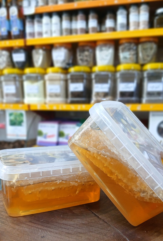 عسل طبیعی با موم ۵۰۰ گرمی